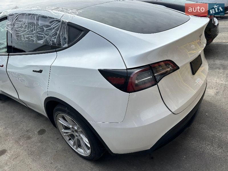 Позашляховик / Кросовер Tesla Model Y 2023 в Києві