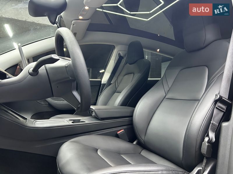 Позашляховик / Кросовер Tesla Model Y 2025 в Чернівцях фото 10 Позашляховик / Кросовер Tesla Model Y 2025 в Чернівцях