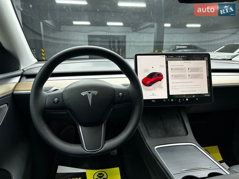 Позашляховик / Кросовер Tesla Model Y 2025 в Чернівцях фото 16 Позашляховик / Кросовер Tesla Model Y 2025 в Чернівцях