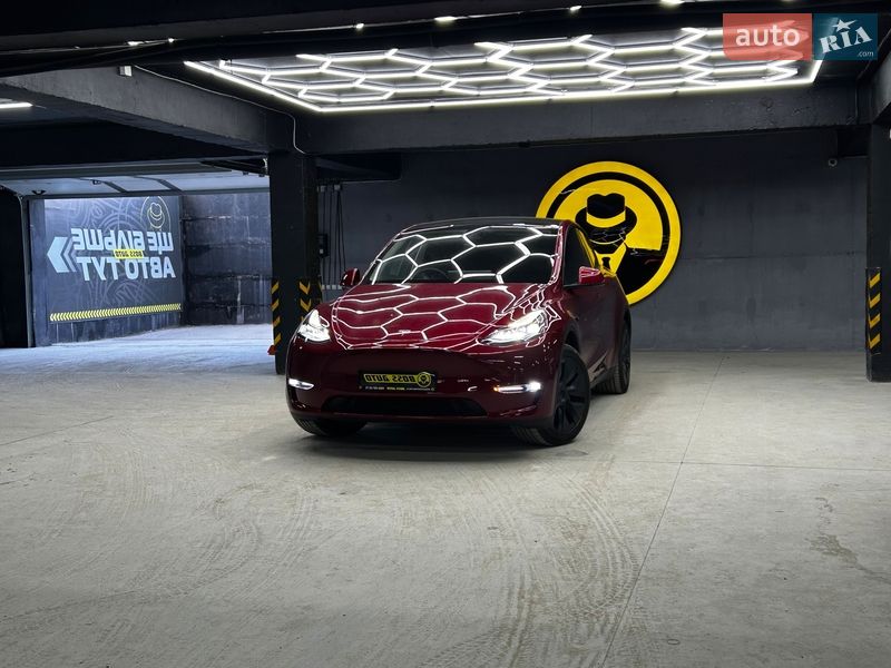 Позашляховик / Кросовер Tesla Model Y 2025 в Чернівцях фото 4 Позашляховик / Кросовер Tesla Model Y 2025 в Чернівцях