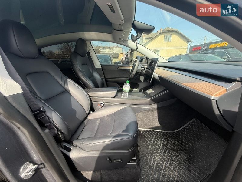 Внедорожник / Кроссовер Tesla Model Y 2023 в Стрые