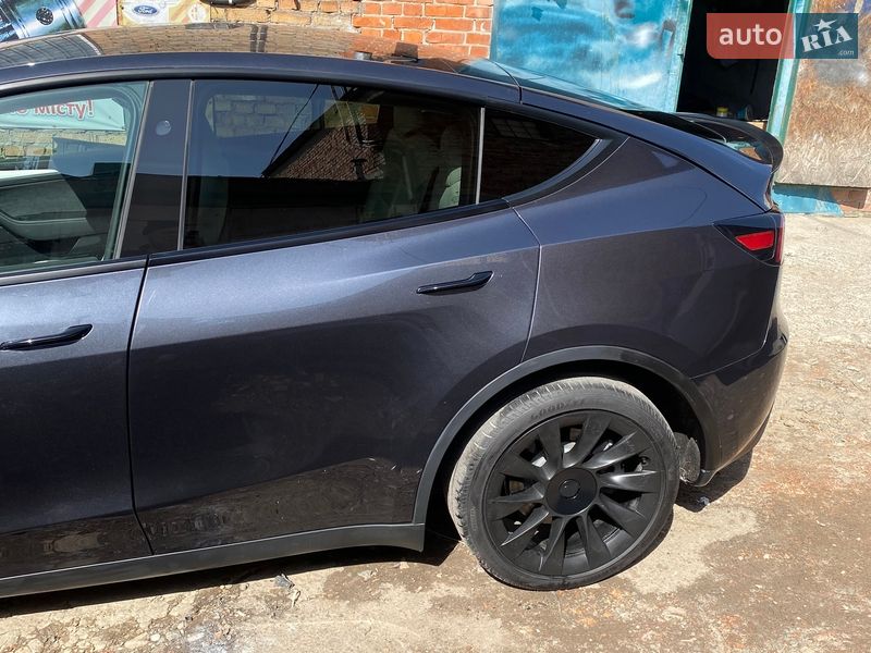 Позашляховик / Кросовер Tesla Model Y 2024 в Хмельницькому