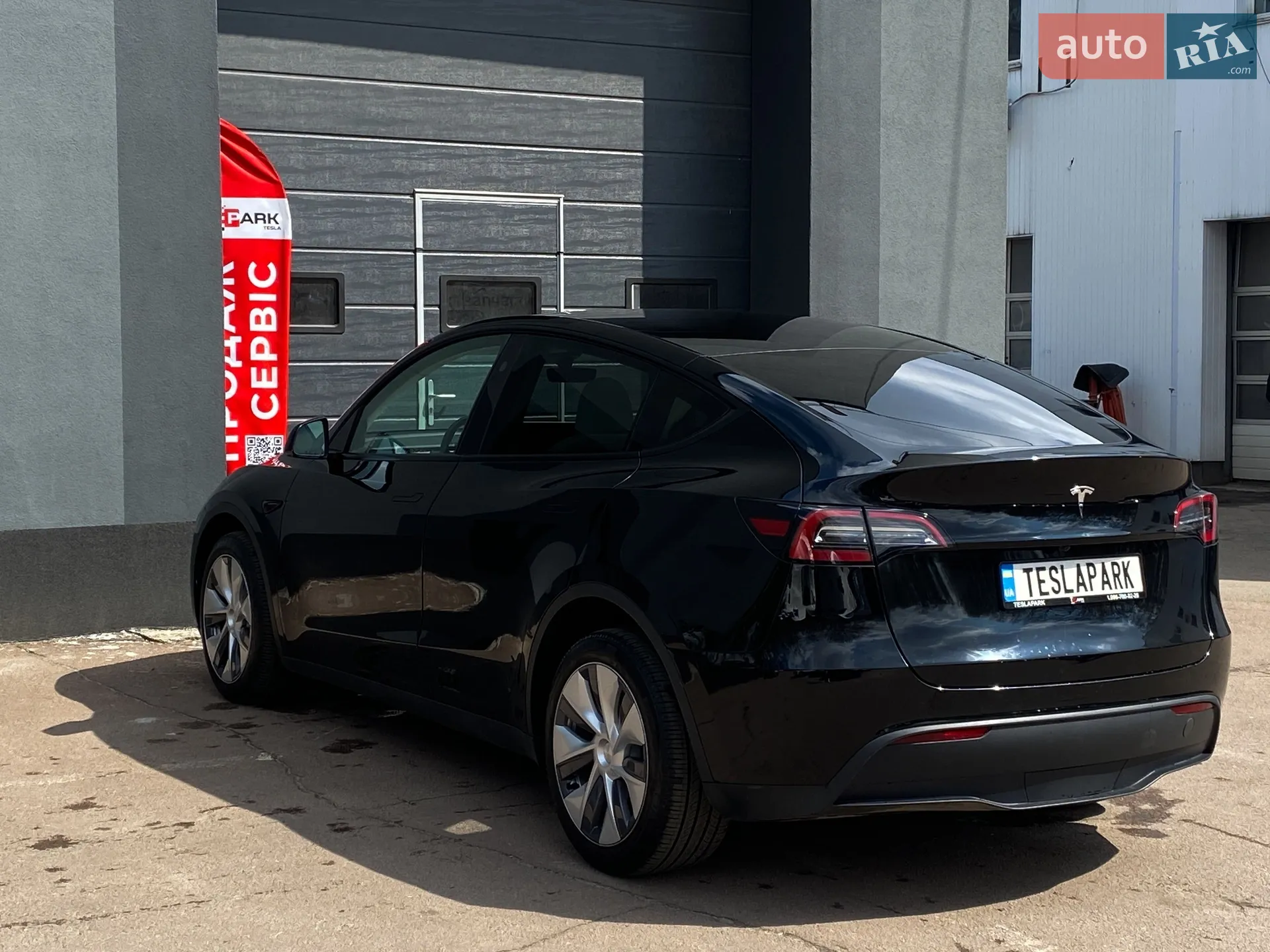 2024 Tesla Model Y - мініатюра 8