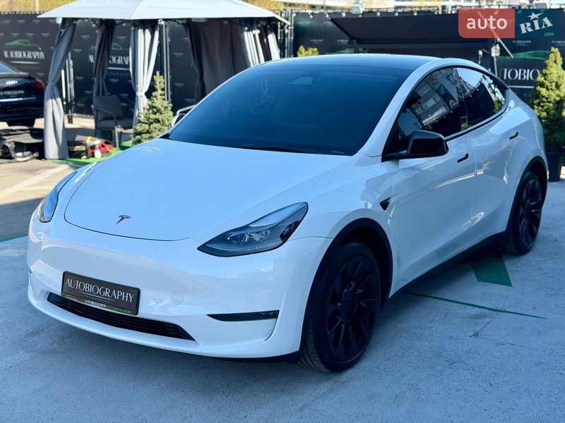 Внедорожник / Кроссовер Tesla Model Y 2023 в Киеве