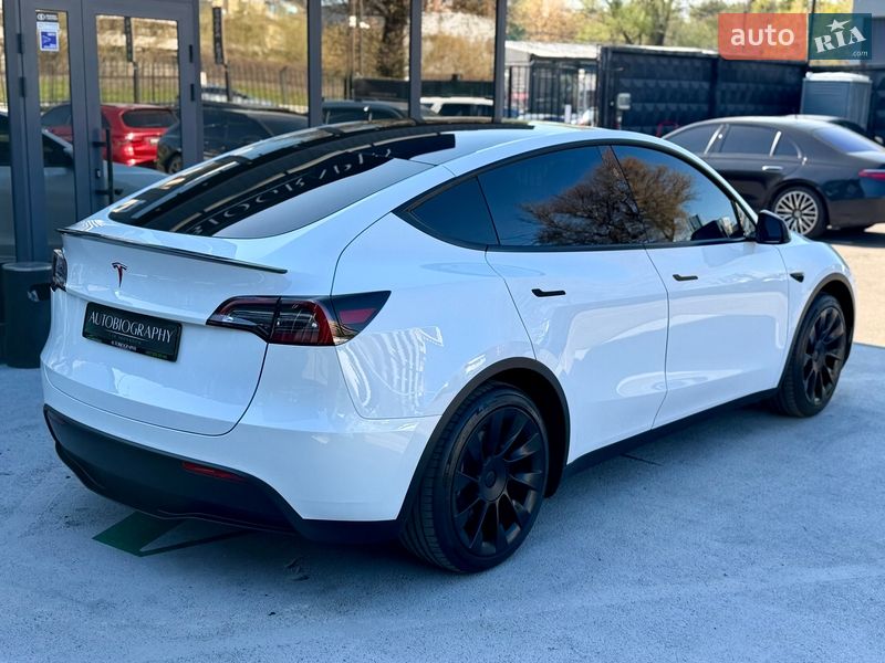 Внедорожник / Кроссовер Tesla Model Y 2023 в Киеве