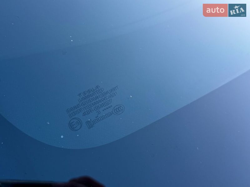 Внедорожник / Кроссовер Tesla Model Y 2023 в Киеве