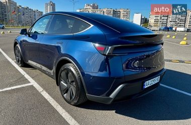 Внедорожник / Кроссовер Tesla Model Y 2025 в Киеве
