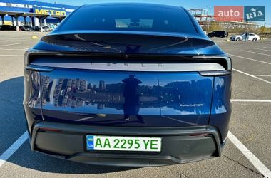 Внедорожник / Кроссовер Tesla Model Y 2025 в Киеве