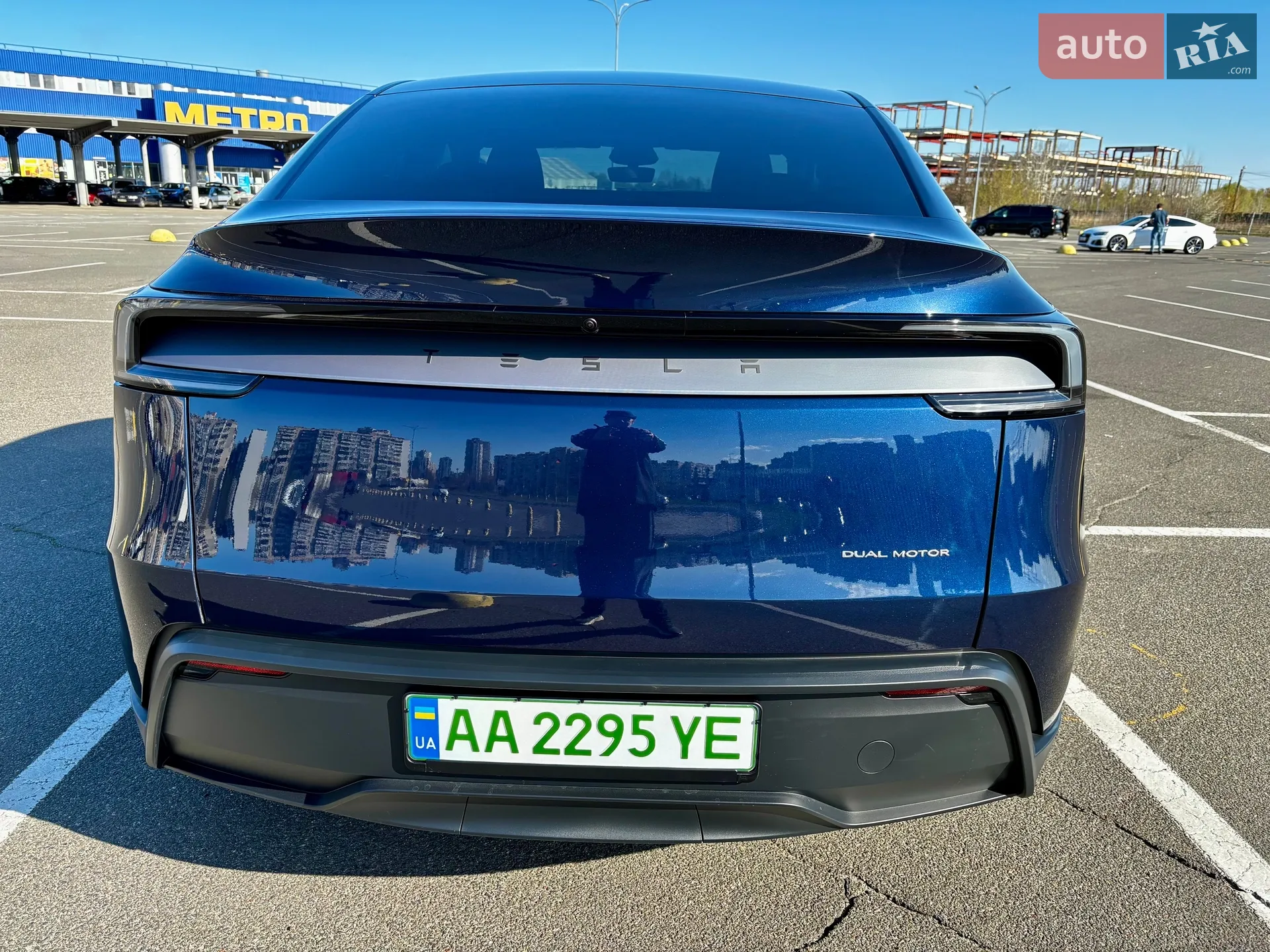 2025 Tesla Model Y - мініатюра 4