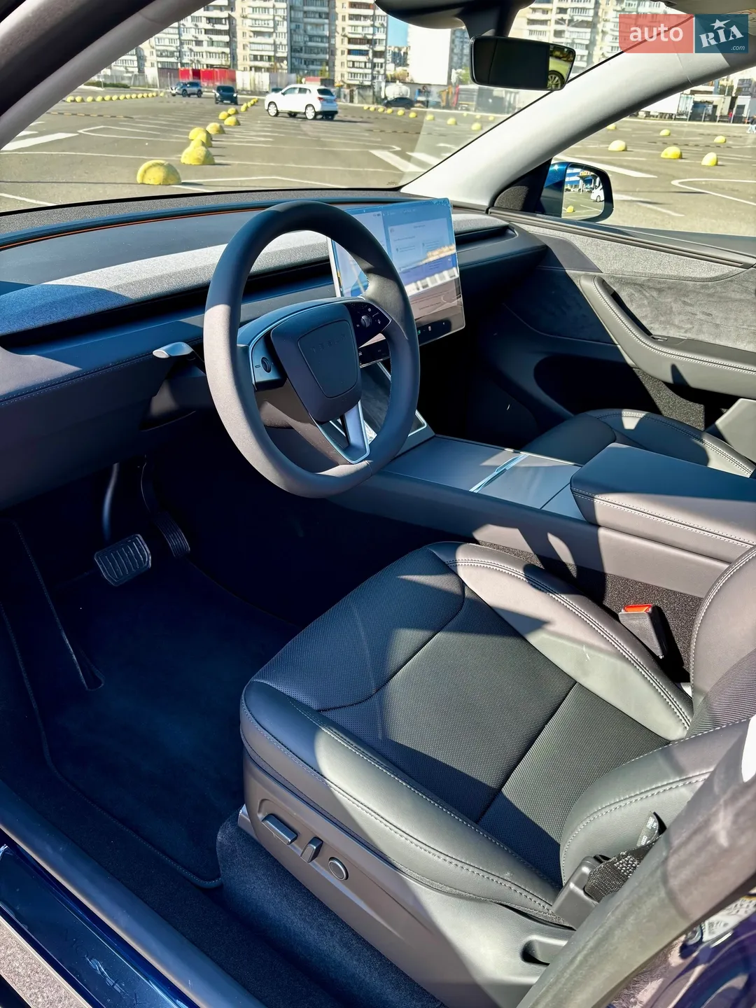 2025 Tesla Model Y - мініатюра 14
