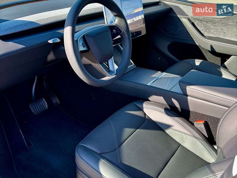 Внедорожник / Кроссовер Tesla Model Y 2025 в Киеве