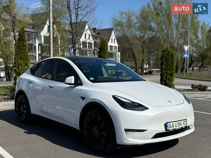 Позашляховик / Кросовер Tesla Model Y 2023 в Києві