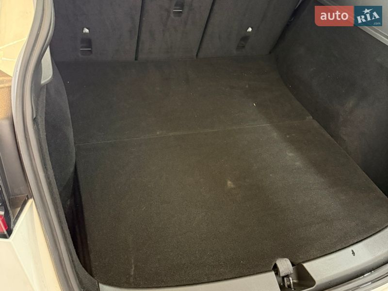 Позашляховик / Кросовер Tesla Model Y 2023 в Києві