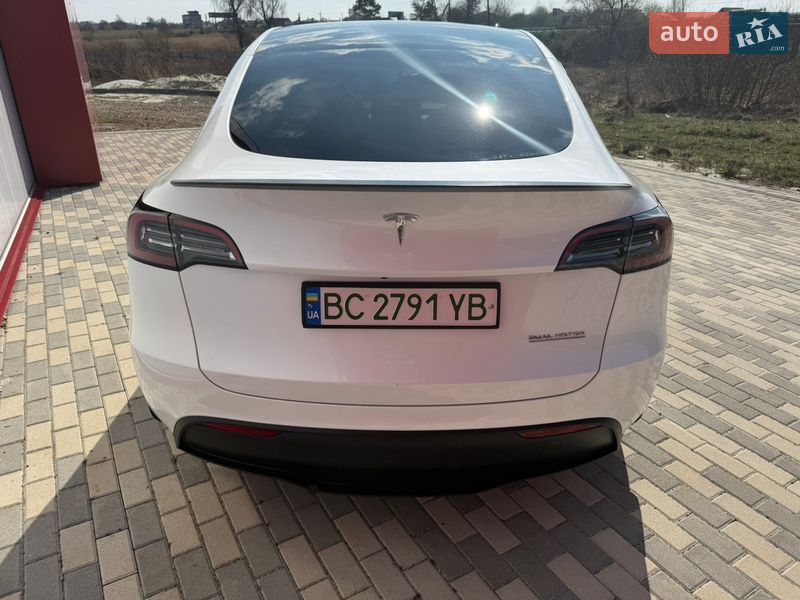 Внедорожник / Кроссовер Tesla Model Y 2023 в Львове