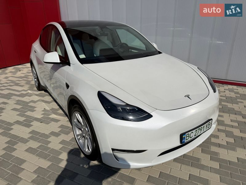 Внедорожник / Кроссовер Tesla Model Y 2023 в Львове