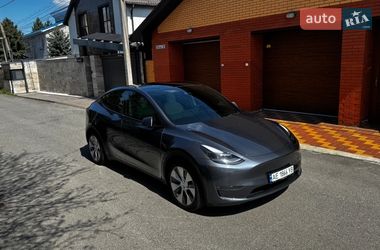 Позашляховик / Кросовер Tesla Model Y 2022 в Дніпрі