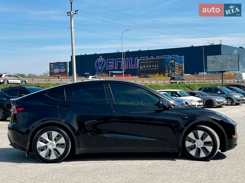 Внедорожник / Кроссовер Tesla Model Y 2021 в Львове