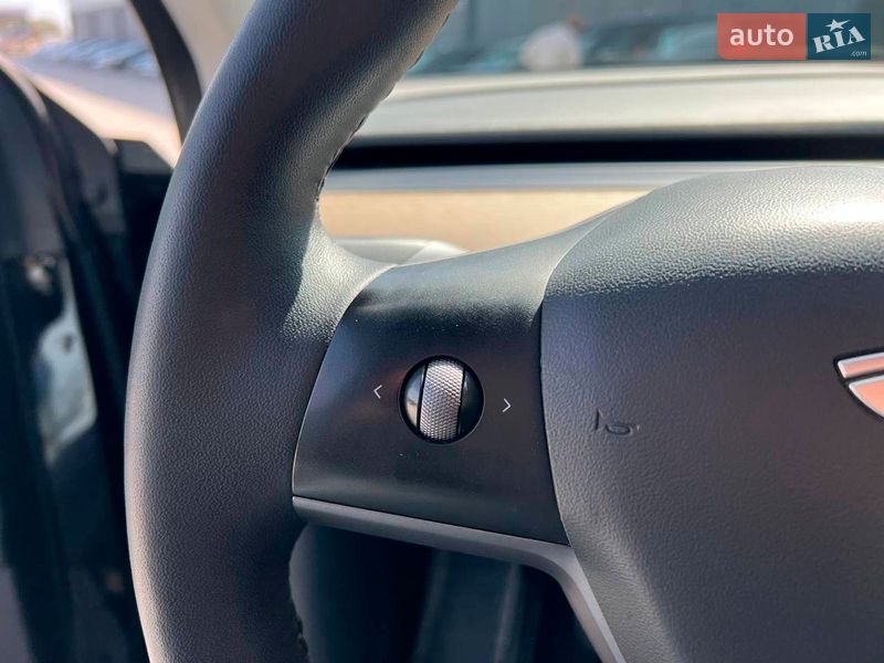 Внедорожник / Кроссовер Tesla Model Y 2021 в Львове