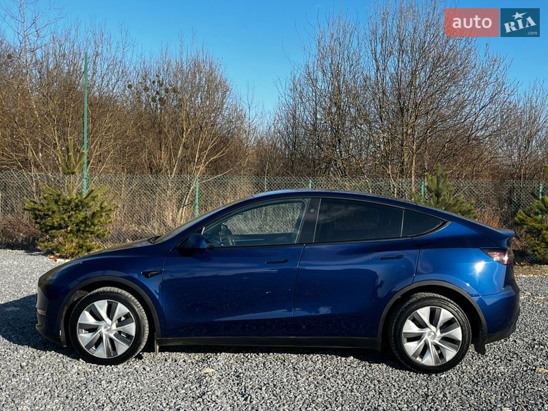 Внедорожник / Кроссовер Tesla Model Y 2023 в Львове
