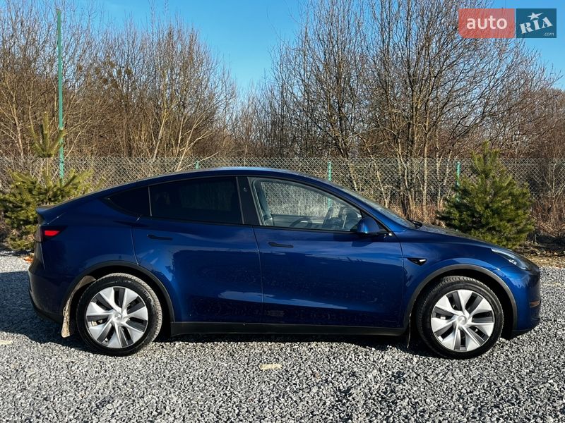 Внедорожник / Кроссовер Tesla Model Y 2023 в Львове
