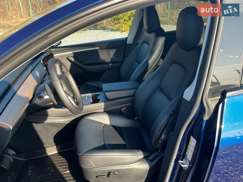 Внедорожник / Кроссовер Tesla Model Y 2023 в Львове