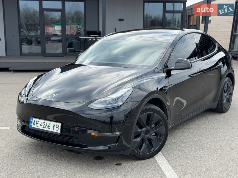 Внедорожник / Кроссовер Tesla Model Y 2024 в Киеве