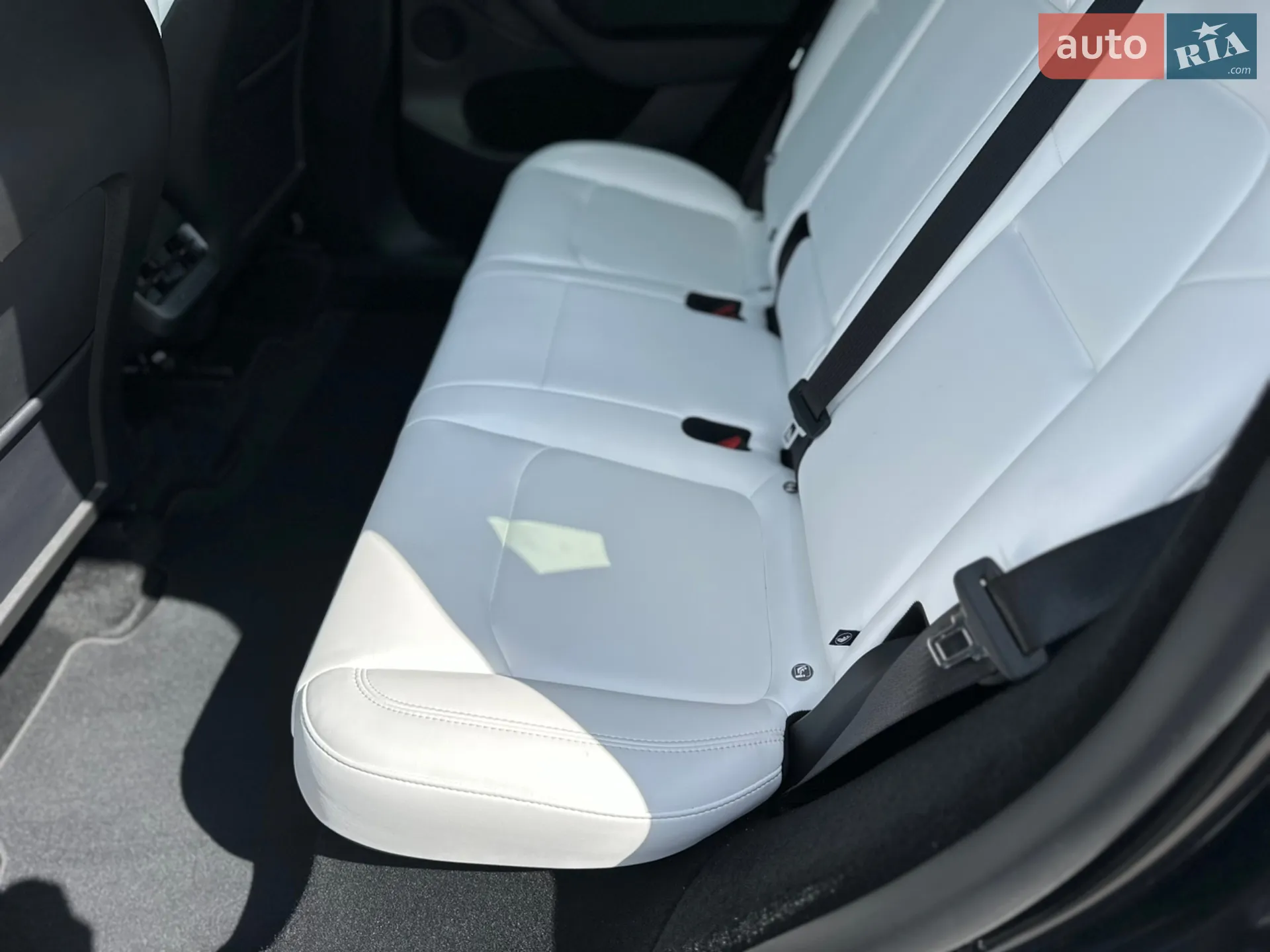 2024 Tesla Model Y - мініатюра 20