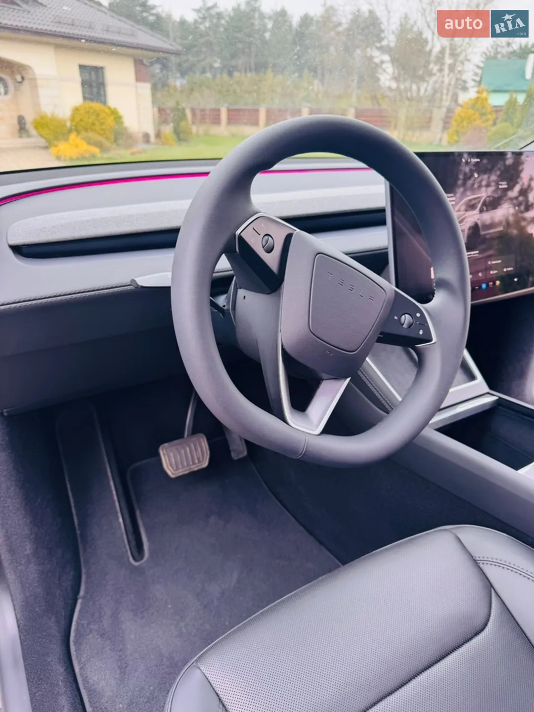 2025 Tesla Model Y - мініатюра 17