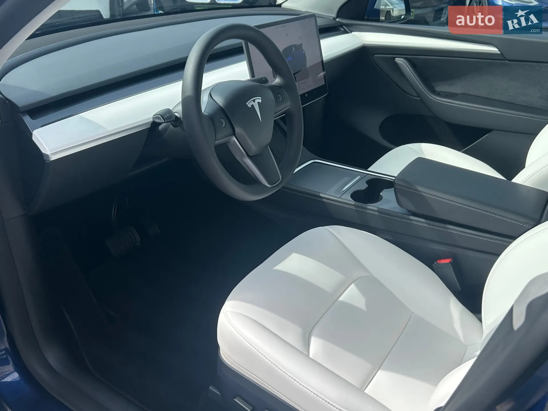2024 Tesla Model Y - мініатюра 6