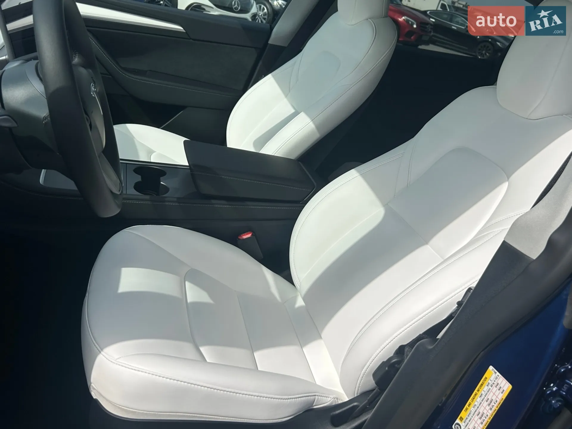 2024 Tesla Model Y - мініатюра 8