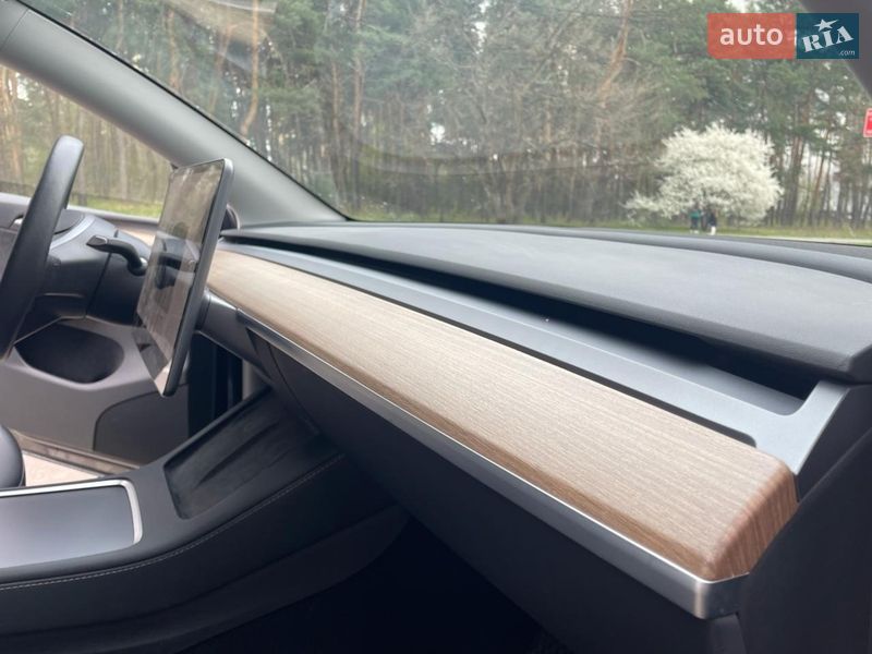 Внедорожник / Кроссовер Tesla Model Y 2023 в Киеве