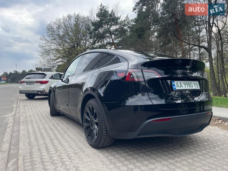 Внедорожник / Кроссовер Tesla Model Y 2023 в Киеве