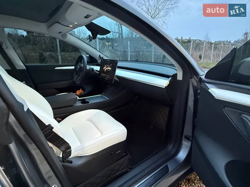 Tesla Model Y 2024 VIN 7SAYGAEE1RF179143 фото оголошення 41 з 78