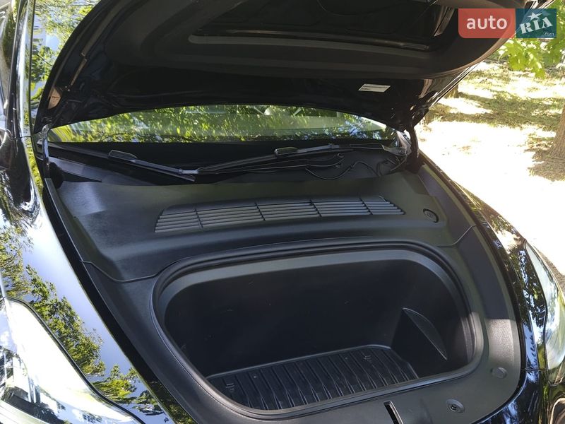 Внедорожник / Кроссовер Tesla Model Y 2022 в Луцке