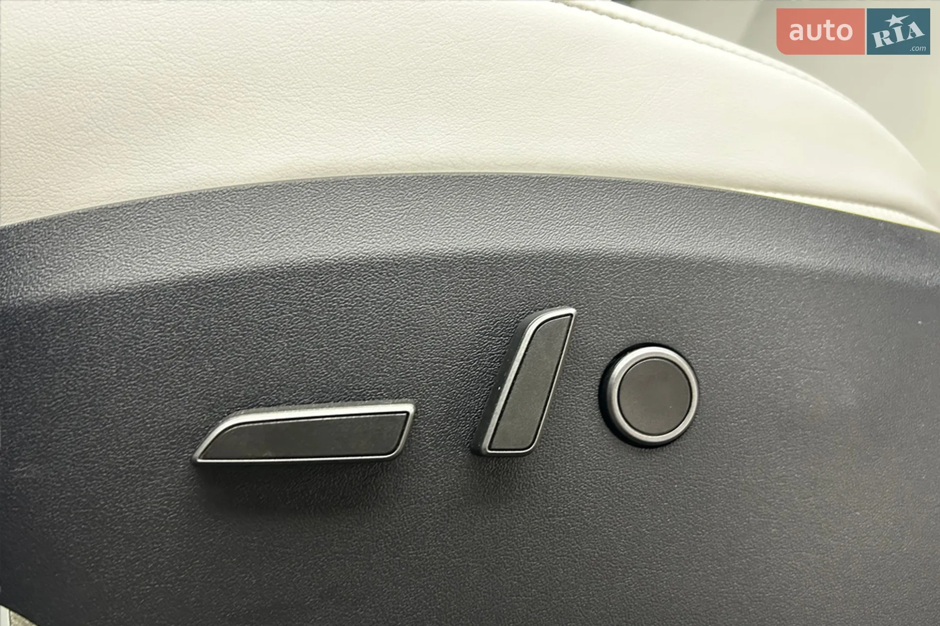 2025 Tesla Model Y - мініатюра 14