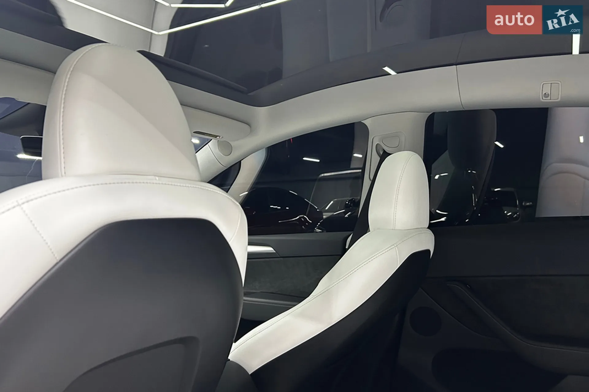2025 Tesla Model Y - мініатюра 29