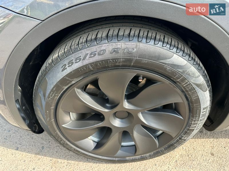 Внедорожник / Кроссовер Tesla Model Y 2022 в Ровно