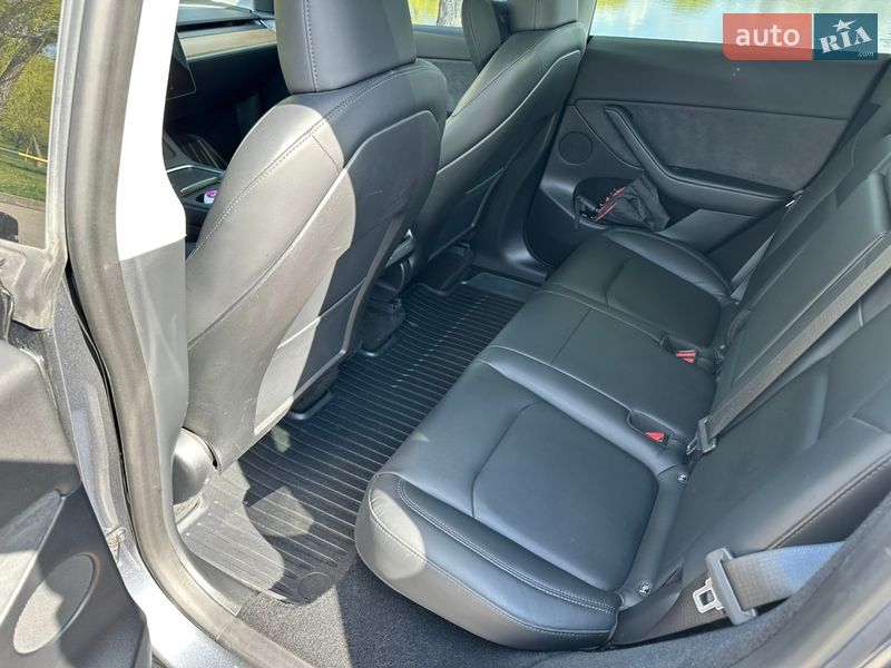 Внедорожник / Кроссовер Tesla Model Y 2022 в Ровно