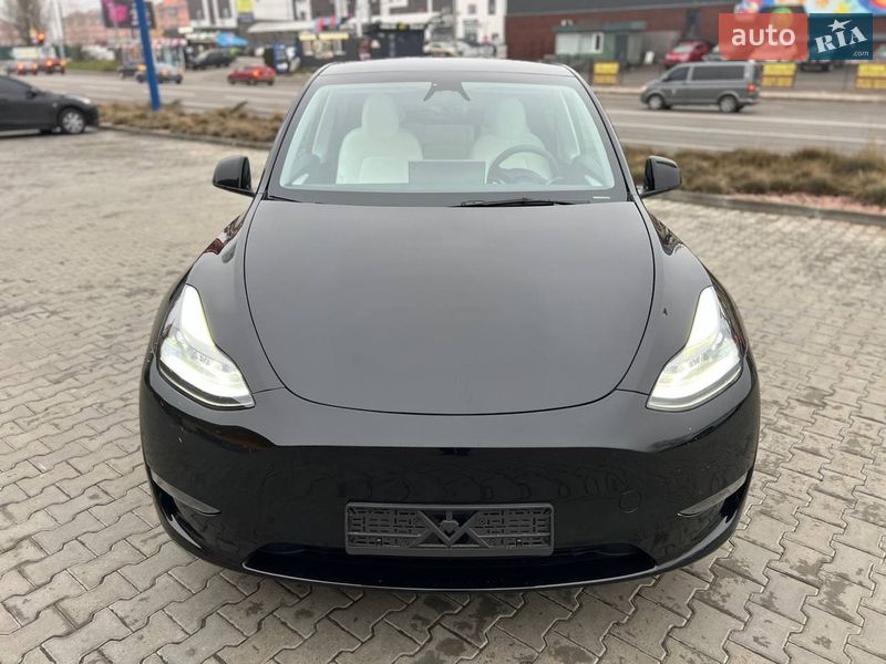 Внедорожник / Кроссовер Tesla Model Y 2024 в Киеве