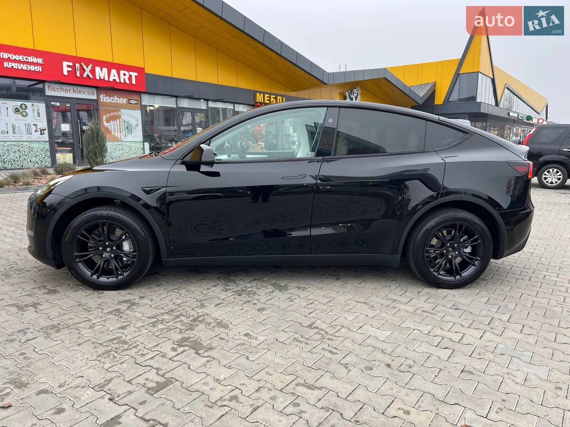 2024 Tesla Model Y - мініатюра 3