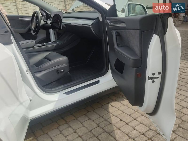 Позашляховик / Кросовер Tesla Model Y 2023 в Ланчині