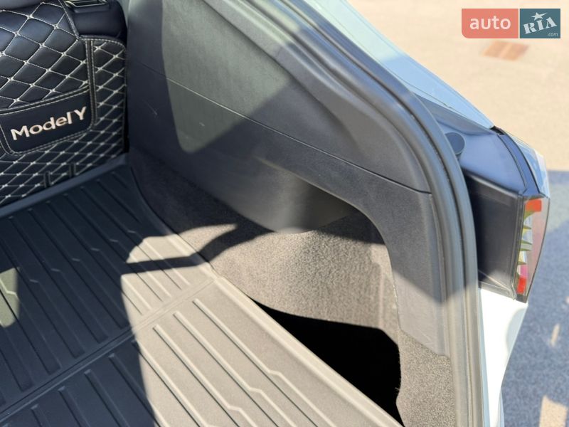 Внедорожник / Кроссовер Tesla Model Y 2021 в Виннице