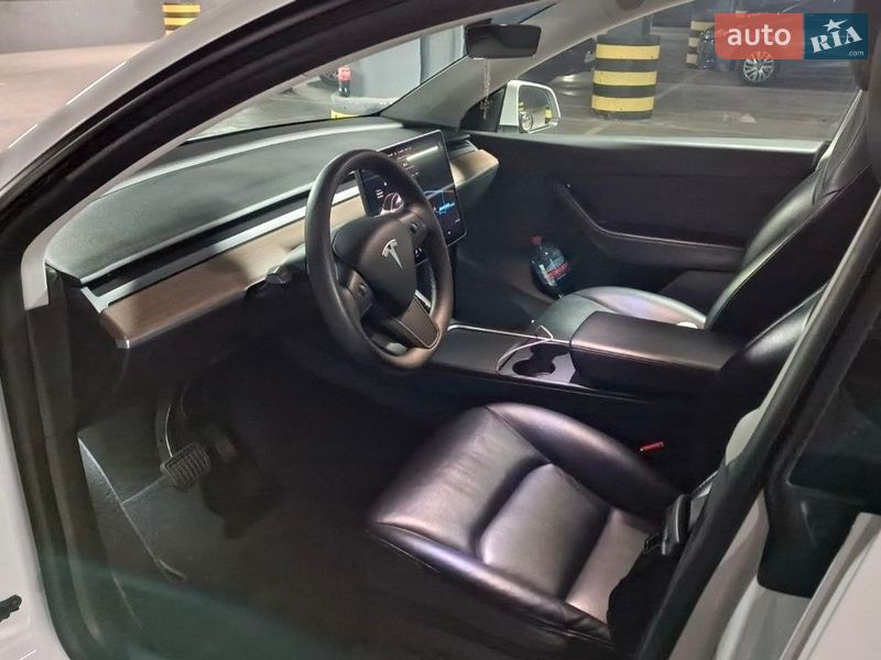 Внедорожник / Кроссовер Tesla Model Y 2021 в Киеве