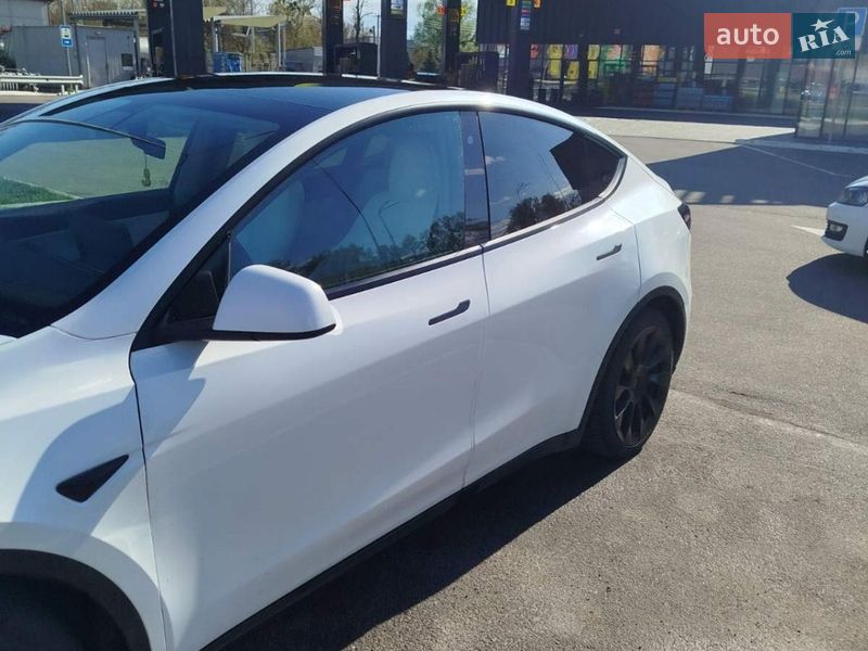 Внедорожник / Кроссовер Tesla Model Y 2020 в Киеве