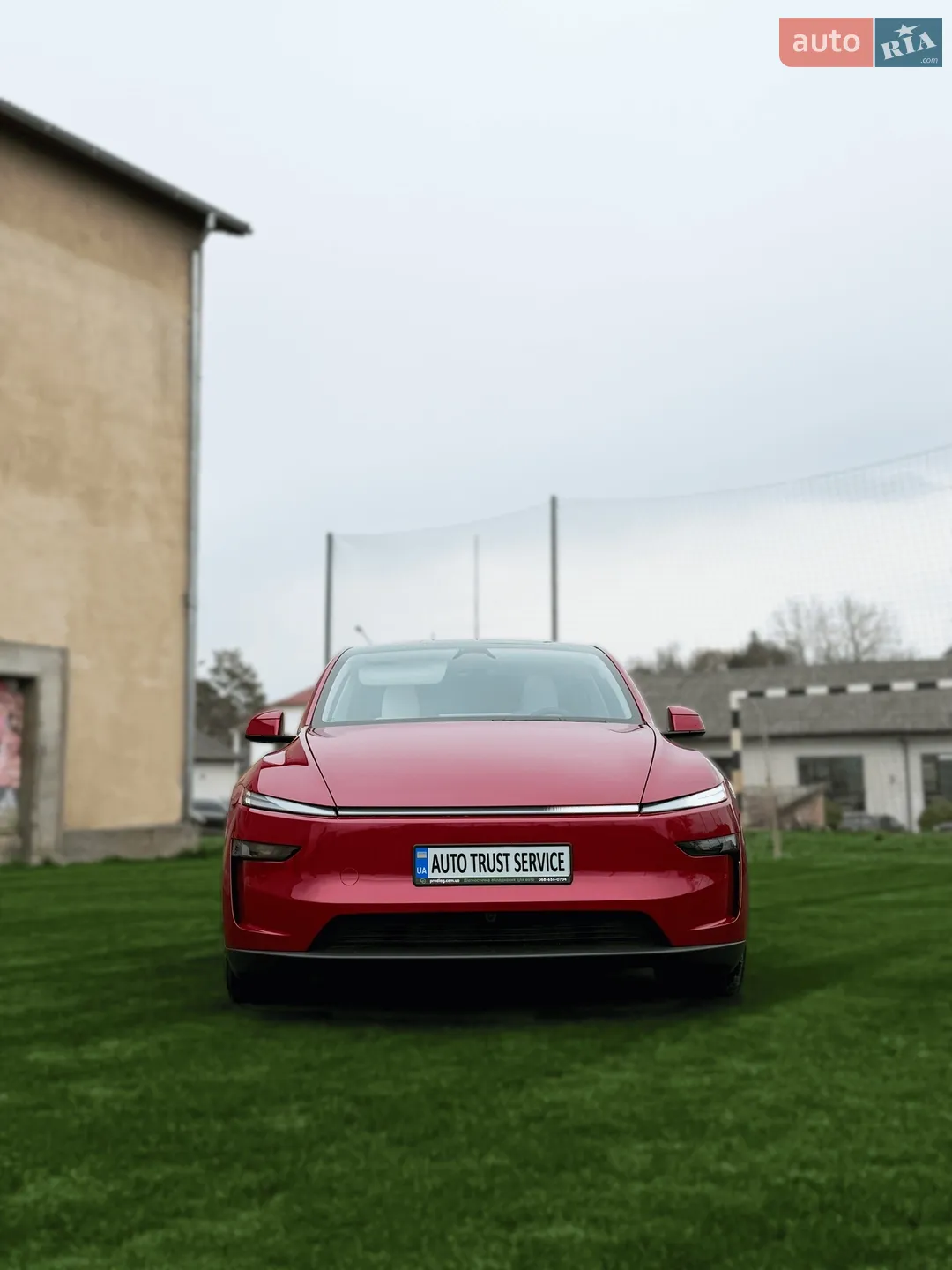 2025 Tesla Model Y - мініатюра 3