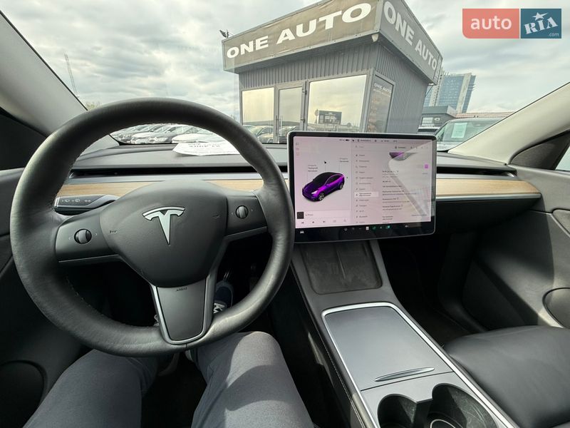 Внедорожник / Кроссовер Tesla Model Y 2021 в Киеве
