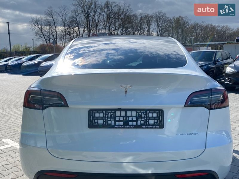 Внедорожник / Кроссовер Tesla Model Y 2022 в Киеве