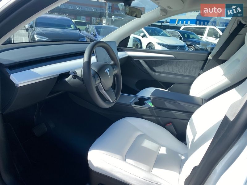 Внедорожник / Кроссовер Tesla Model Y 2022 в Киеве
