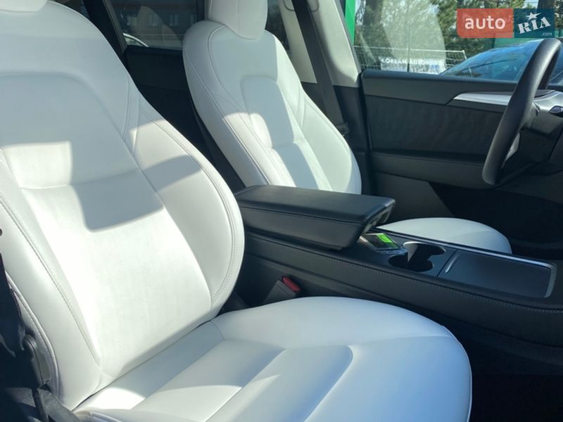 Внедорожник / Кроссовер Tesla Model Y 2022 в Киеве