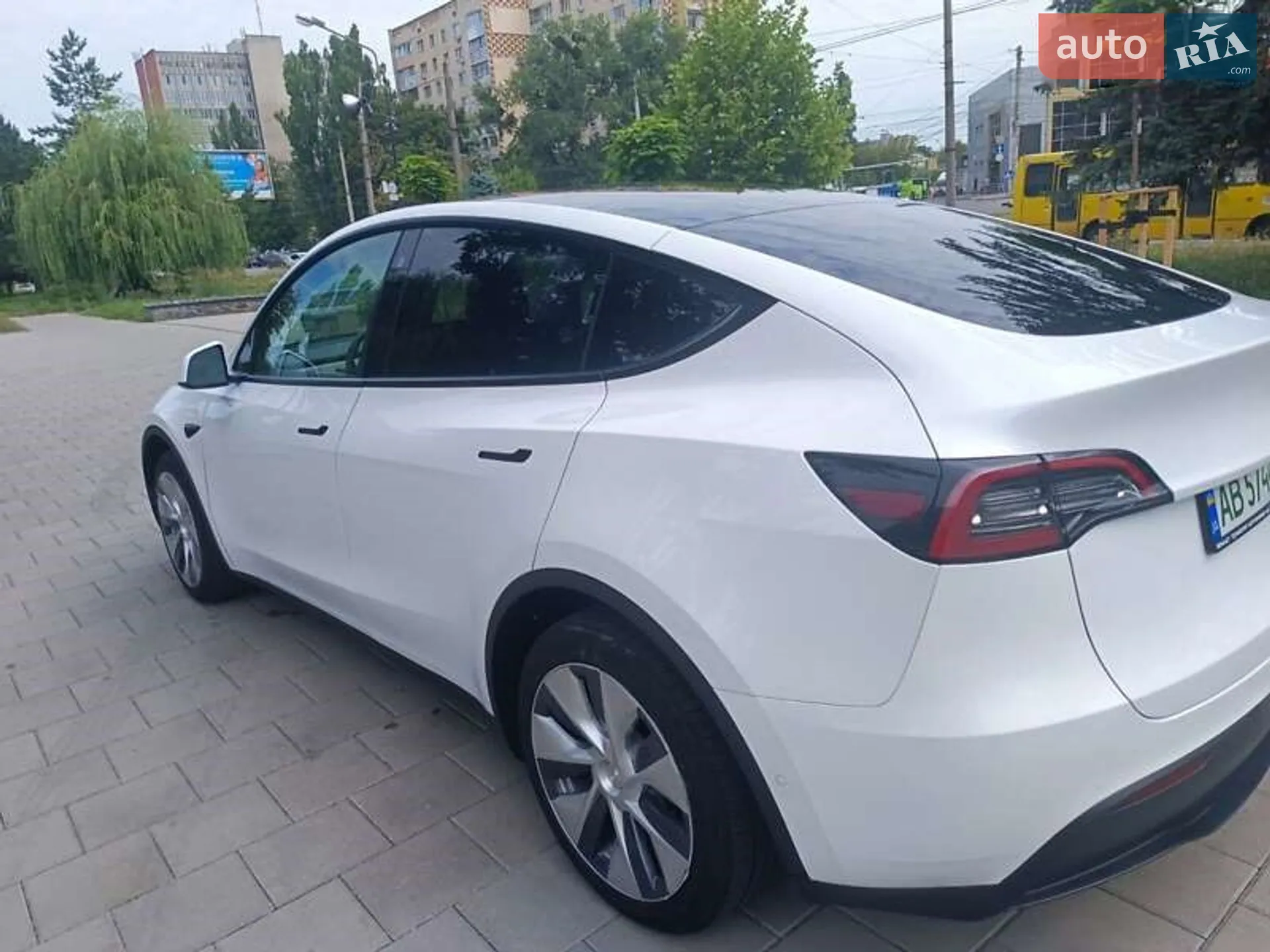 2022 Tesla Model Y - мініатюра 8